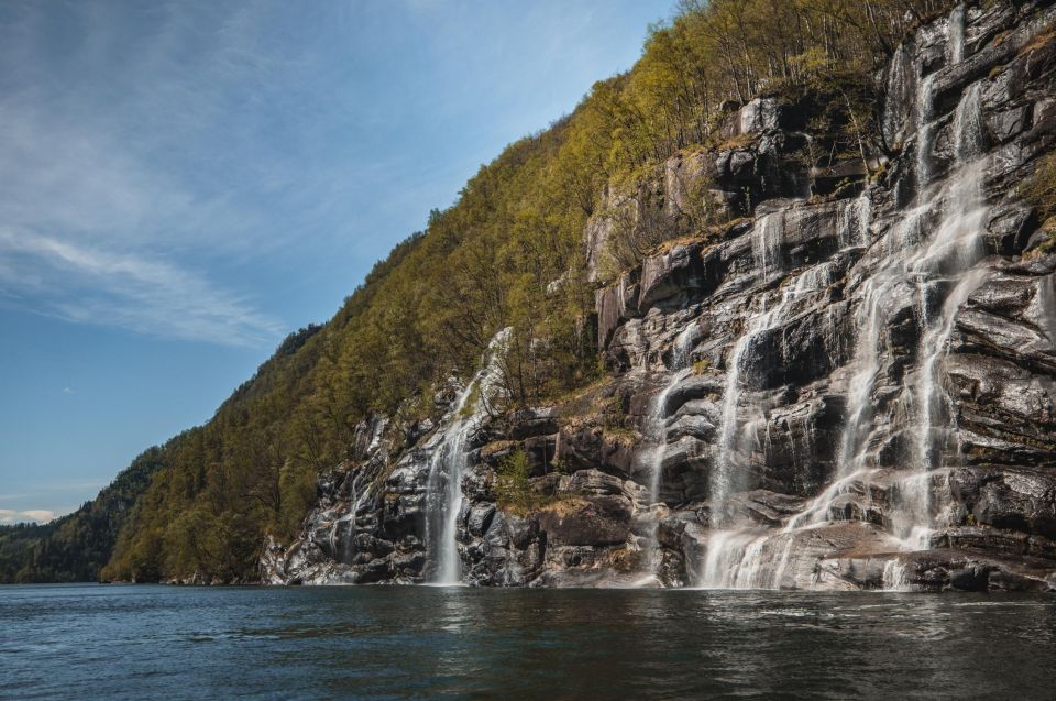 Øystese: Private RIB Fjord Tour & Secluded Viewpoint Hike