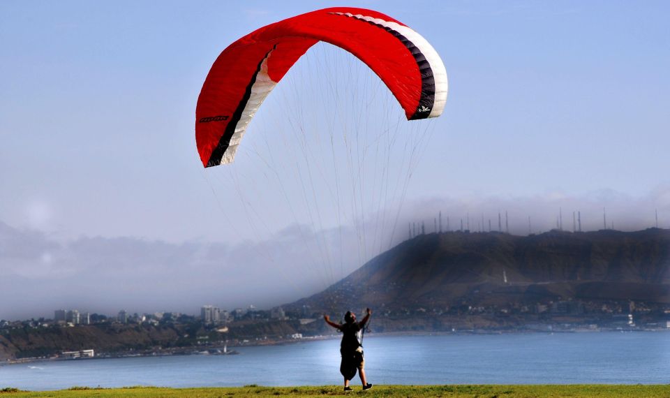 1 paragliding flight with a private pilot on costa verde lima Paragliding Flight With a Private Pilot on Costa Verde-Lima