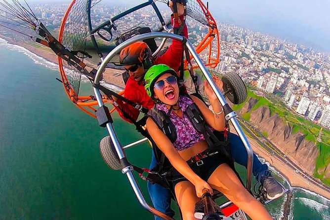 1 paragliding in lima costa verde Paragliding in Lima - Costa Verde