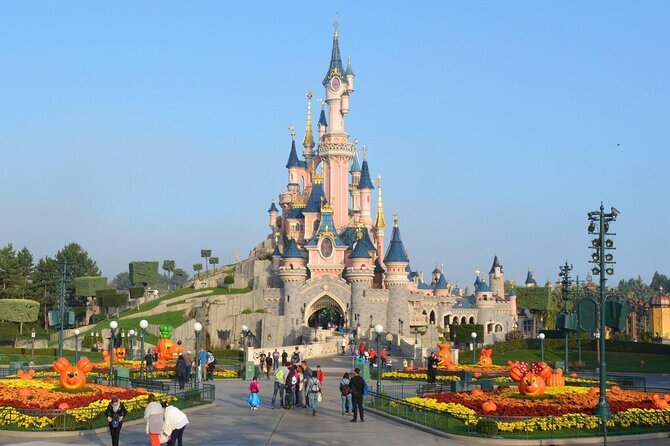 Paris Disneyland Private Transfer to Paris City in Car/Van