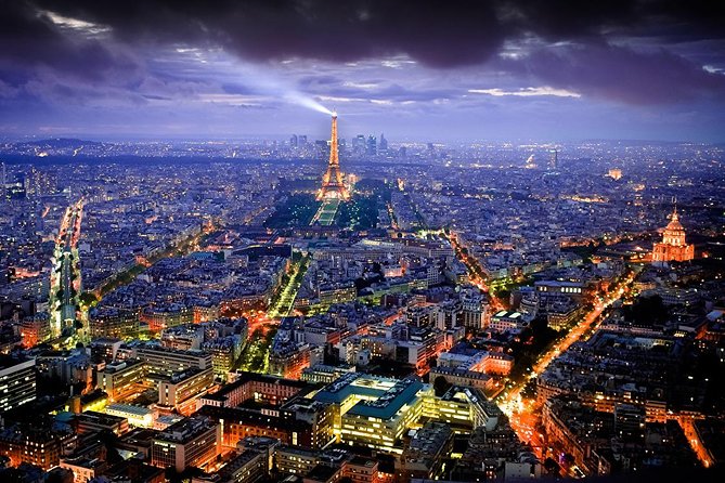 Paris Private Nighttime Romantic Sightseeing Tour by Car