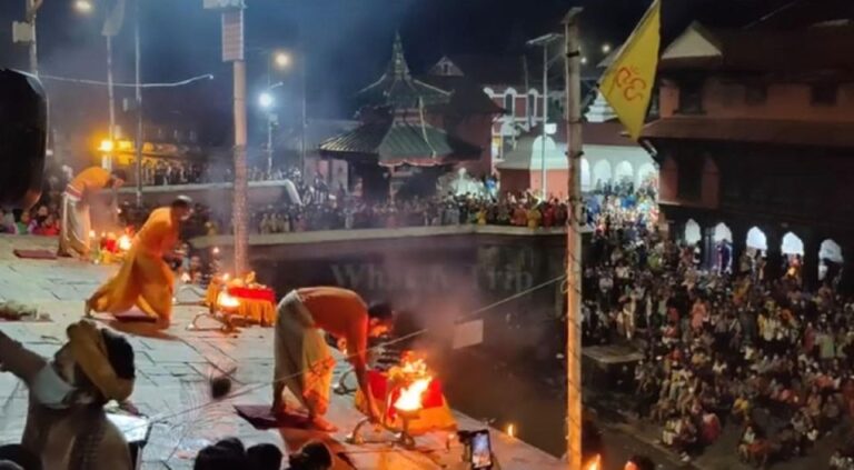 Pashupatinath Aarati and Bouddhanath Spiritual Tour