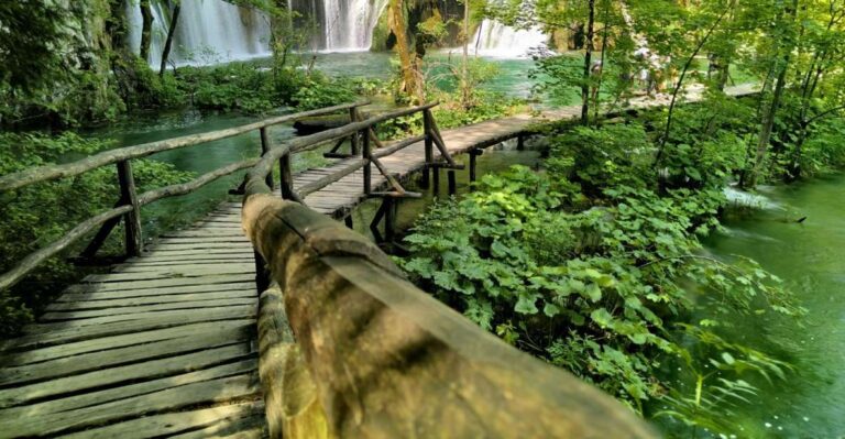 Plitvice Lakes: Guided Walking Tour With a Boat Ride
