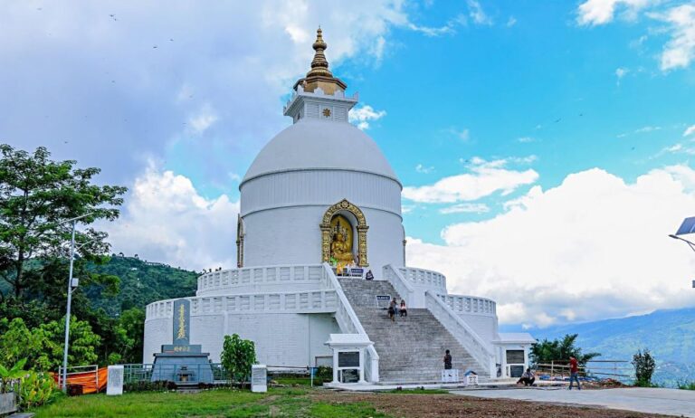 Pokhara: Quick Tour to World Peace Stupa by Car