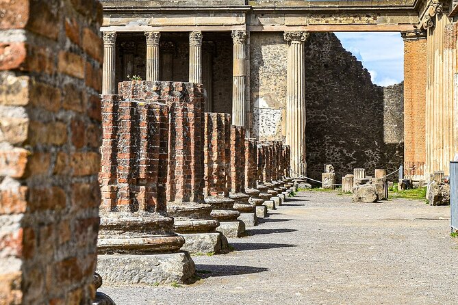 Pompeii, Capri and Naples From Rome Full-Day Guided Tour