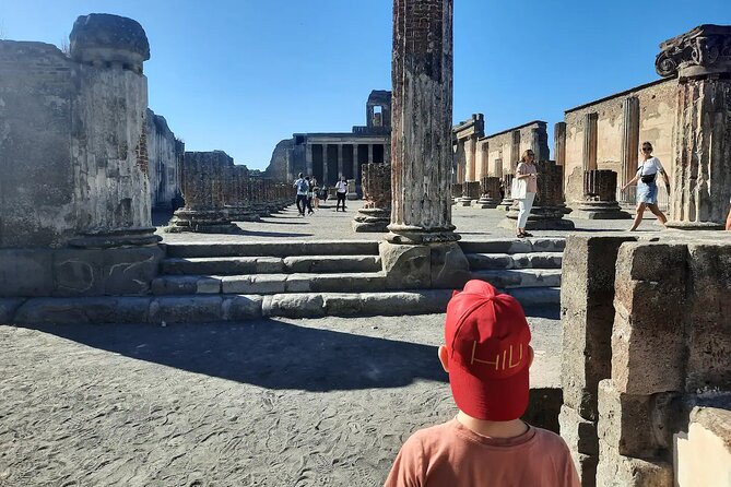 Pompeii Walking Tour With an Archaeologist