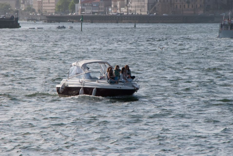 1 porto 6 bridges private boat tour max 6px 1h30m Porto: 6 Bridges Private Boat Tour (Max 6px) 1h30m