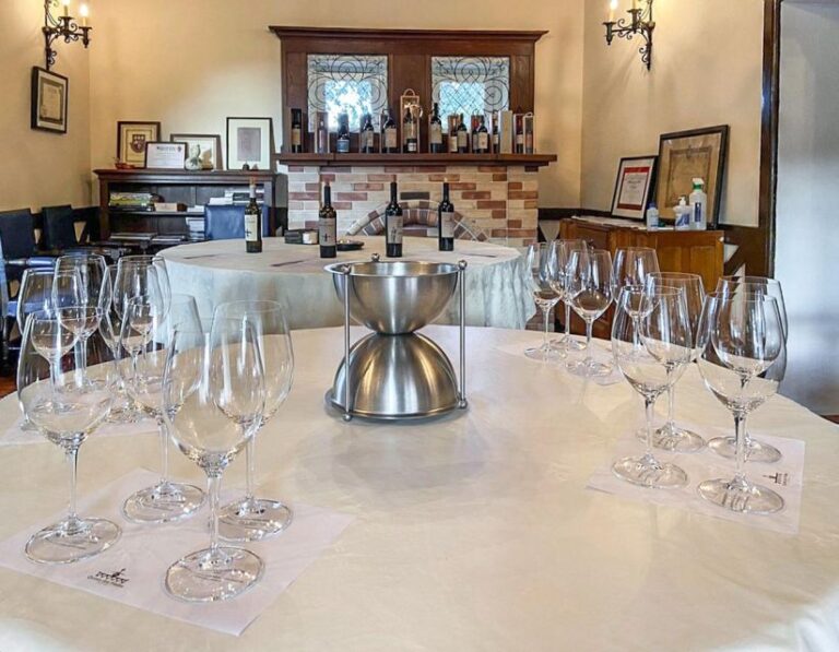 Porto: Douro Valley Private Tour to 2 Boutique Wineries