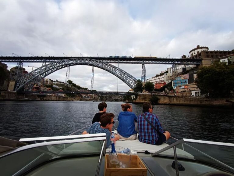 Porto: Private Boat Trip From Afurada to D. Luís Bridge (1h)