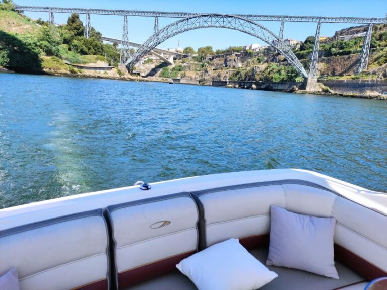 Porto: Private Boat Trip on Douro River (max 6px) 2h