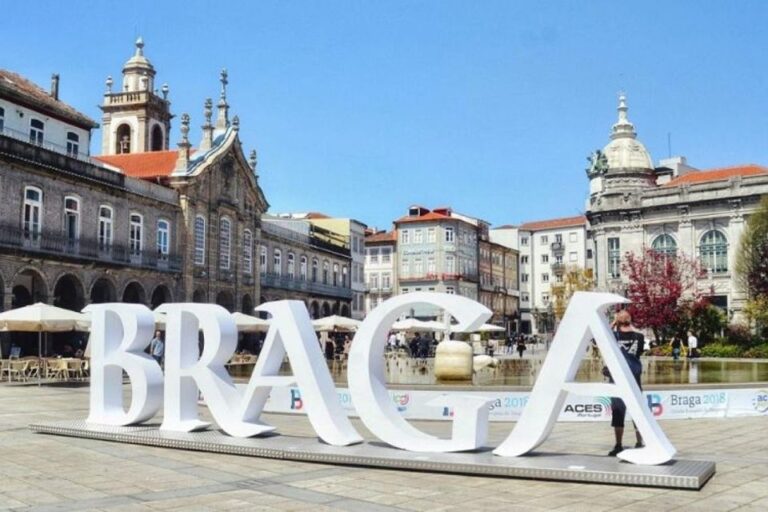 PORTO: Private Braga & Guimarães Tour With Lunch and Visits