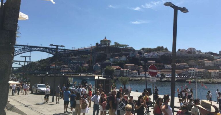 Porto Self-Guided Walking Tour and Scavenger Hunt
