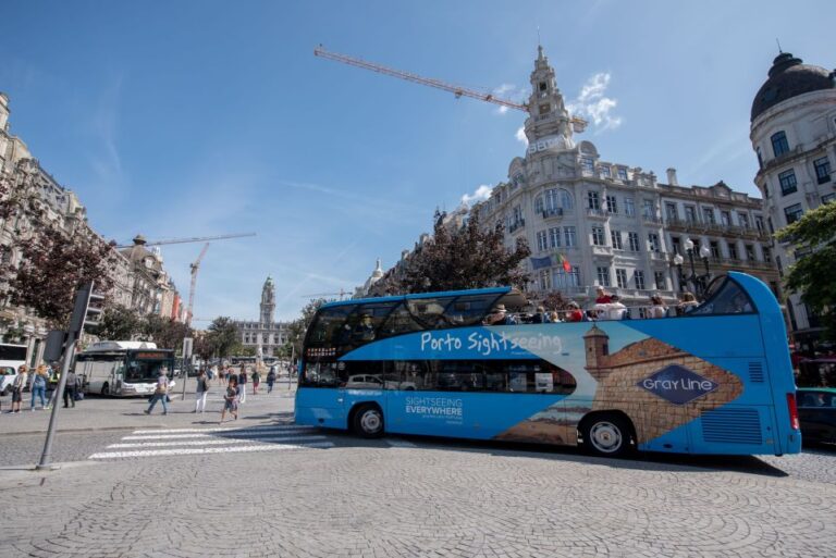 Porto: Walking Tour Hop-On Hop-Off Bus Tour