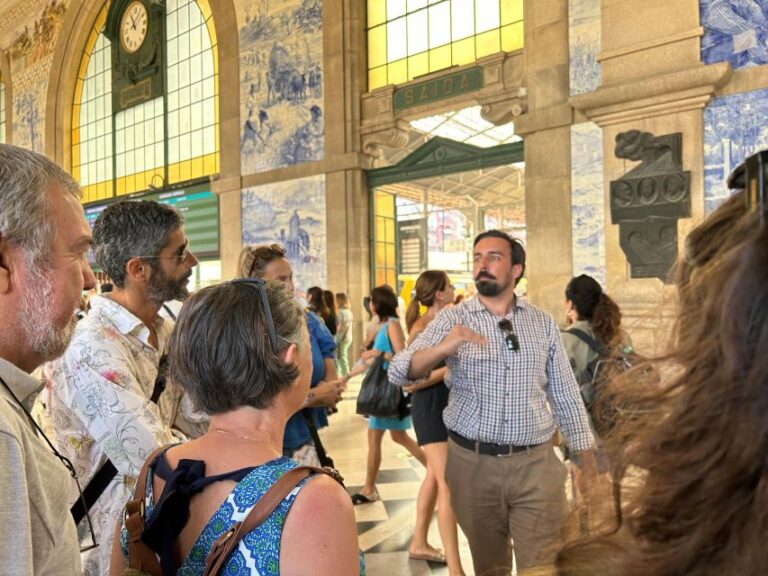 PORTO: Walking Tour With a Portuguese History Teacher