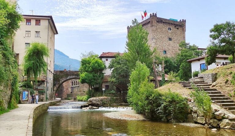 Potes: Private Historical Guided Walking Tour