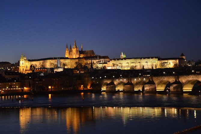 Prague Private Evening Tour – Taking Gorgeous Pictures From Viewpoints