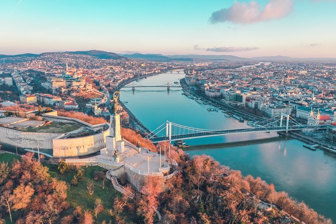 Prague to Budapest – Private Transfer With 2 Hours of Sightseeing