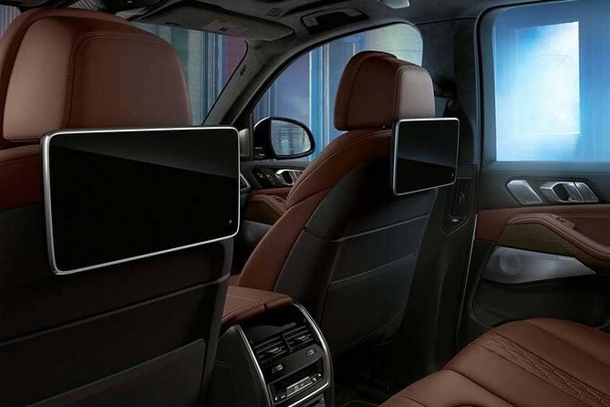 Premier Business-Leisure Hybrid Tour in Luxury SUV