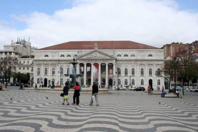 Príncipe Real to Downtown Lisbon: A Self-Guided Audio Tour