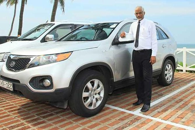 Private 1-Way Colombo Airport Transfer: Colombo, Galle, Kandy