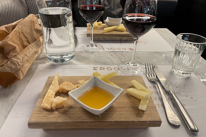 Private 2-Hour Italian Cheese and Wine Tasting in Rome