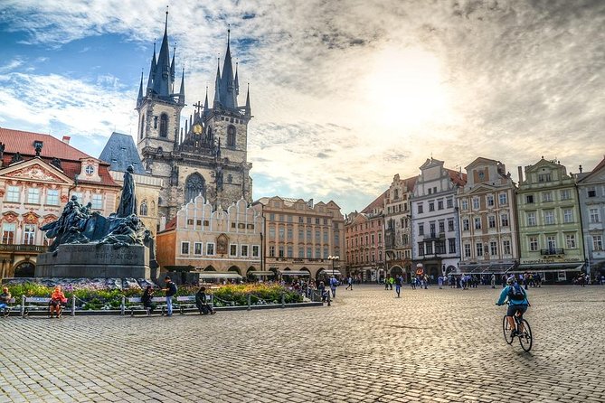 Private 4-Hour Walking Tour of Prague With Official Tour Guide