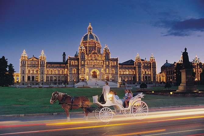 Private 75-Minute Horse & Carriage History Tour of Victoria