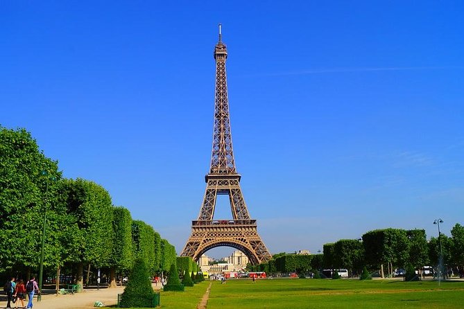 Private 8-Hour City Tour of Paris With Driver and Official Guide – Hotel Pick up