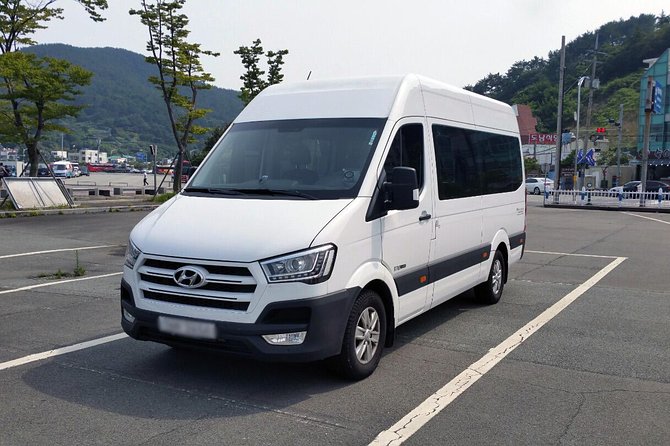 Private Airport Transfer: Gimpo Airport to Seoul City (1-12 Pax)