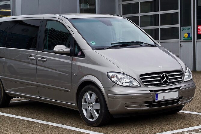 Private Arrival or Departure Transfer in Lyon (Hotel or Airport Pick-Up)