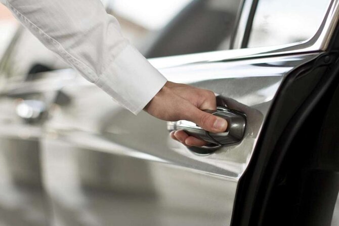 Private Arrival Transfer: Tunis Airport to Tunis Hotel