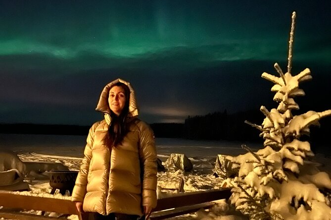 PRIVATE Aurora Tour in Rovaniemi by Car and Snow Scooters