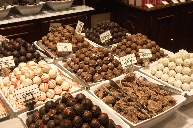 Private Bruges’ Iconic Sites and Chocolate Tasting Tour