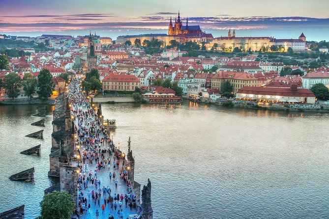 Private Car From Munich to Prague: Transfer With 2h Sightseeing
