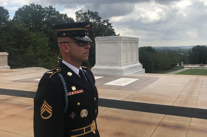 Private CUStomized Tour of Washington DC With US Veteran
