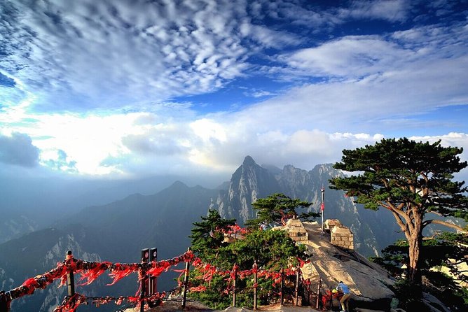 Private Day Tour: Mountain Huashan With Local Food