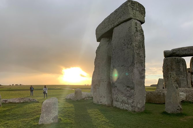 Private Day Tour to Stonehenge, Bath and The Cotswolds
