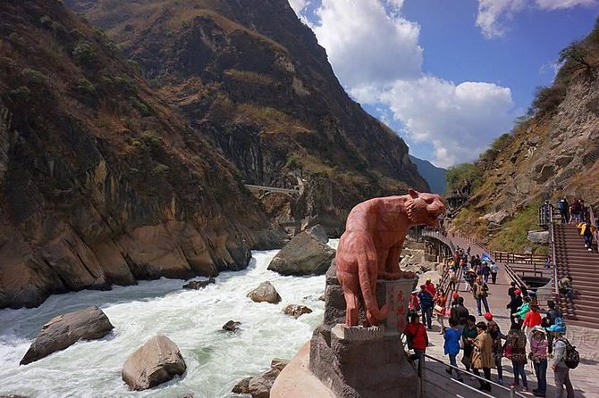 Private Day Tour to Tiger Leaping Gorge Zhiyun Lamaism Monastery From Lijiang