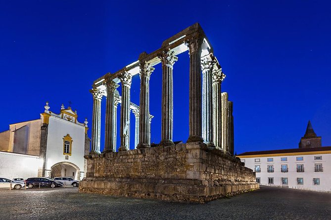 Private Day Tour With Guide to Évora and Monsaraz