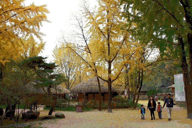 Private Day Trip to Korean Folk Village and Hwaseong Fortress