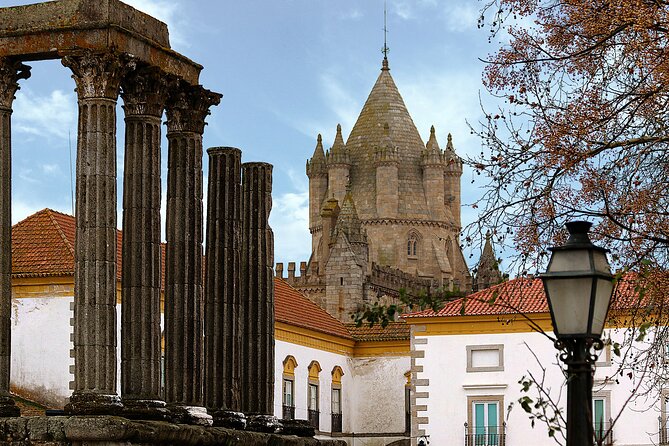 Private Évora Tour – Megaliths, Historical Center and Cork Region