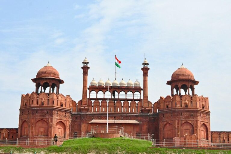 Private Guided Day Trip of Old & New Delhi by Car