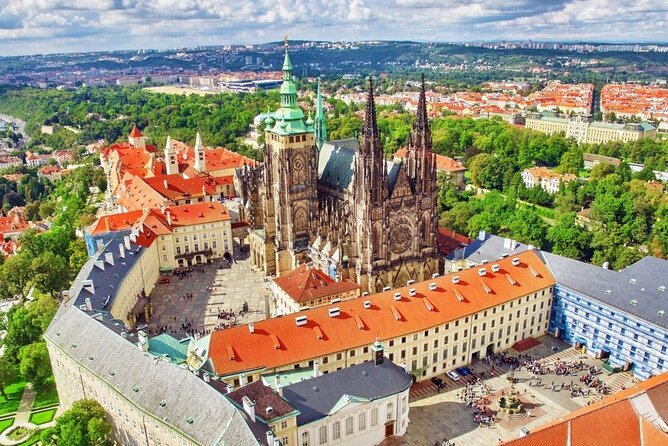 Private Guided Historical Walking Tour in Prague Castle Complex