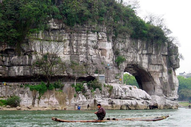 Private Guilin Full Day Tour Including Fubo Hill, Reed Flute Cave, Elephant Hill and Seven Star Park