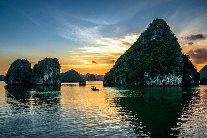 Private Ha Long Bay Day Trip(From Hanoi City or Halong Harbour)