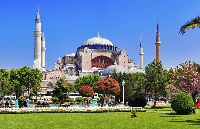 Private Half-day Tour: Imperial Istanbul – Hagia Sophia, Basilica Cistern and Grand Bazaar