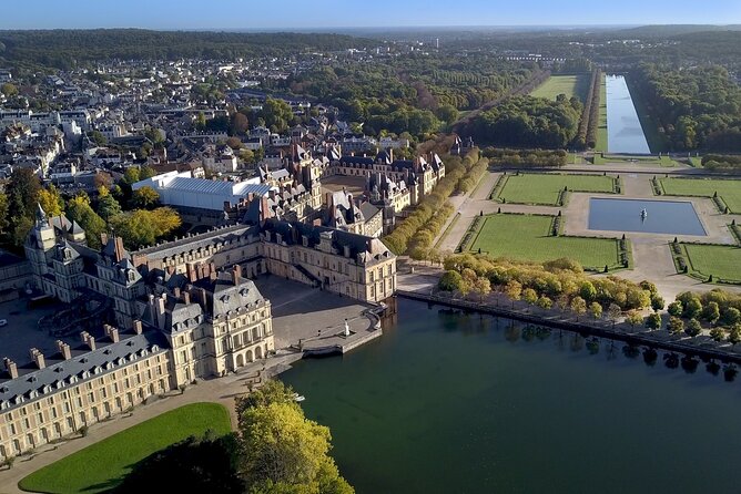 Private Half Day Trip: Paris to Castle Fontainebleau