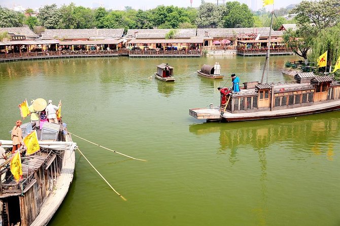 Private Half-Day Walking Tour of Kaifeng Millennium City Park