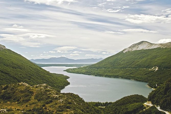 Private Hiking Tour to Esmeralda Lagoon and the Lakes Region