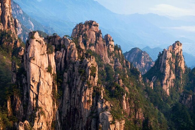 1 private huangshan 4 day tour to visit yellow mountain and hongcun village Private Huangshan 4-Day Tour to Visit Yellow Mountain and Hongcun Village